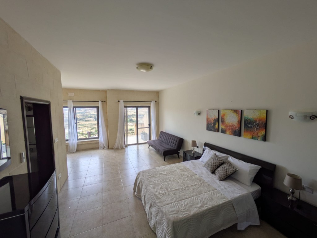 Sunset Master Suite